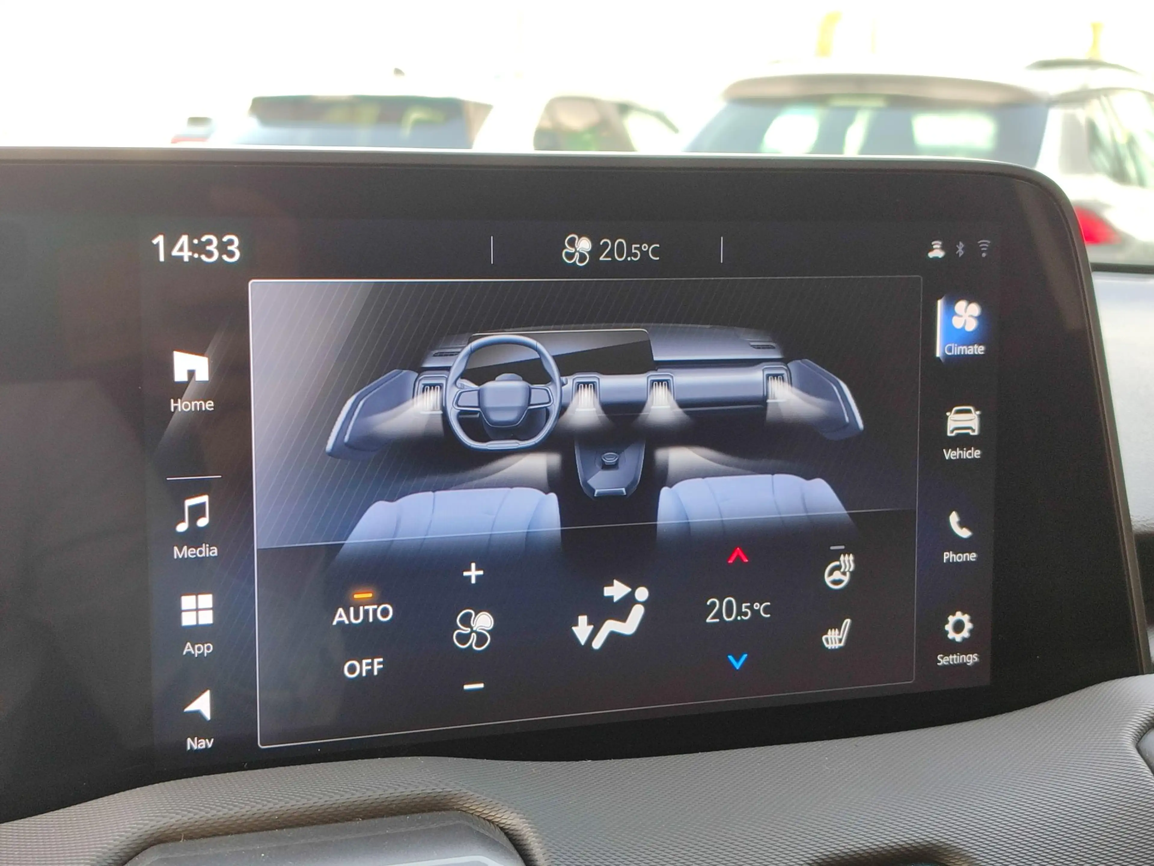 Toyota Urban Cruiser EXECUTIVE 61KWH PANODAK JBL-AUDIO 360°CAMERA 19"LM — photo 25