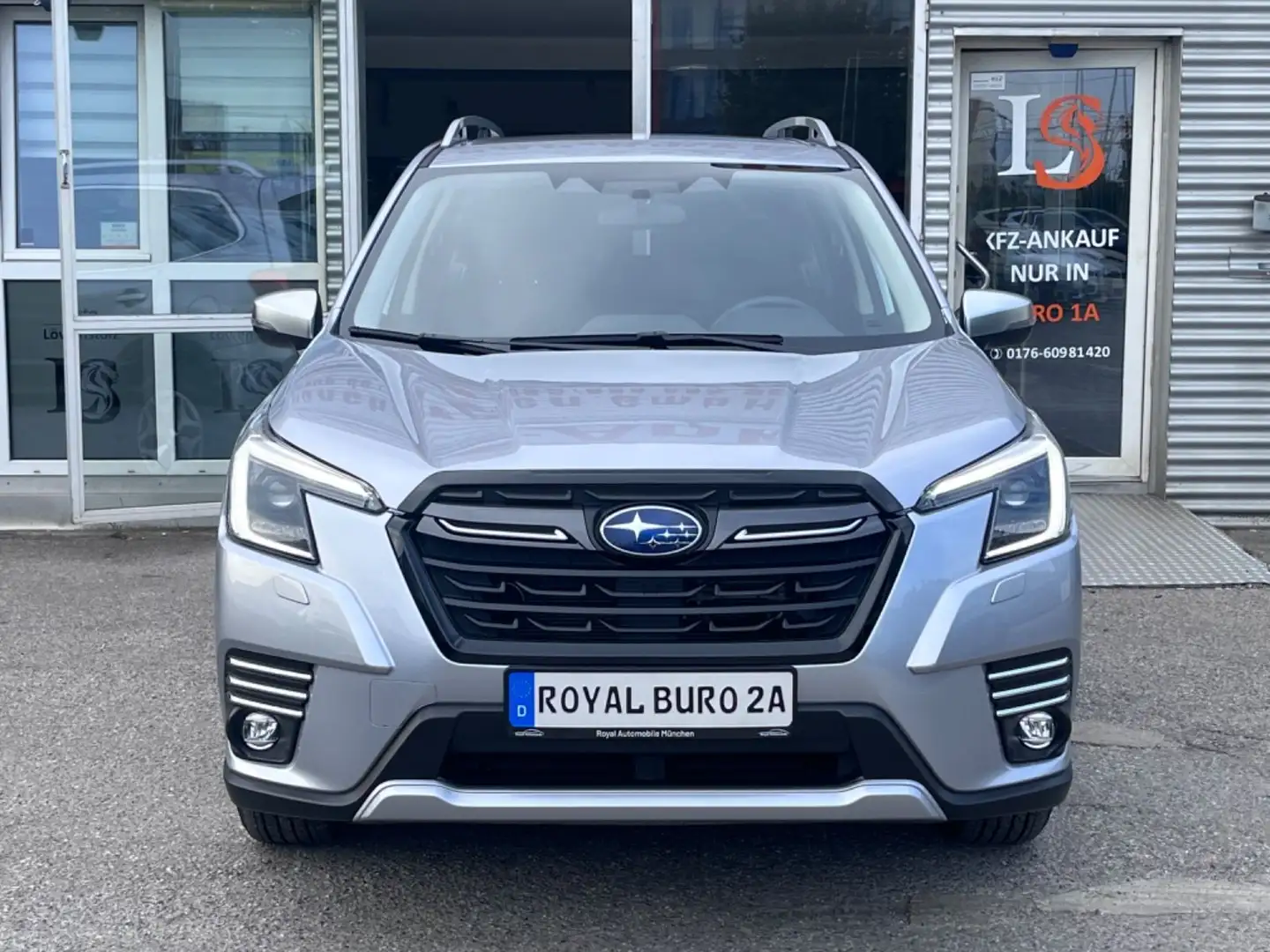 Subaru Forester Comfort 2.0i E-Boxer*Kamera*Allrad*ACC Stříbrná - 2