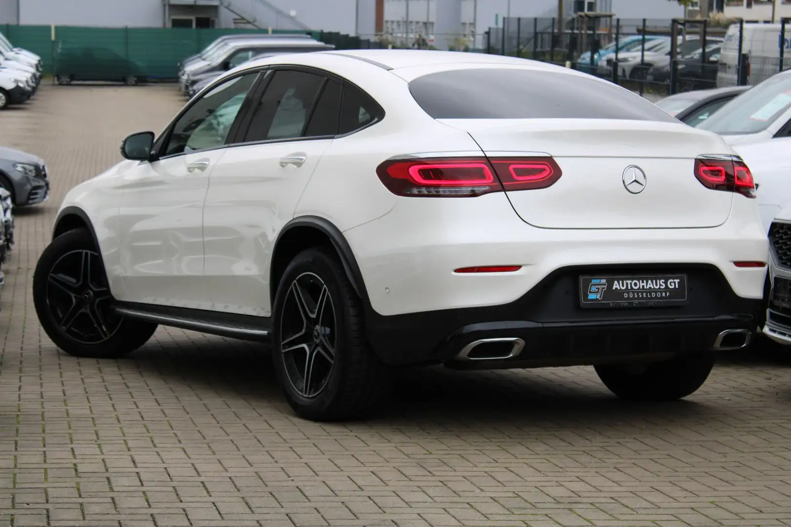 Mercedes-Benz GLC 200 4M/AMG/Night/Distr/Navi/Leder/Kamera/LED Blanc - 2