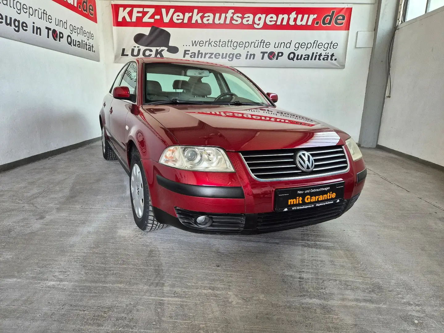 Volkswagen Passat Lim., 1. Hand, 1. Jahr Garantie Rouge - 1