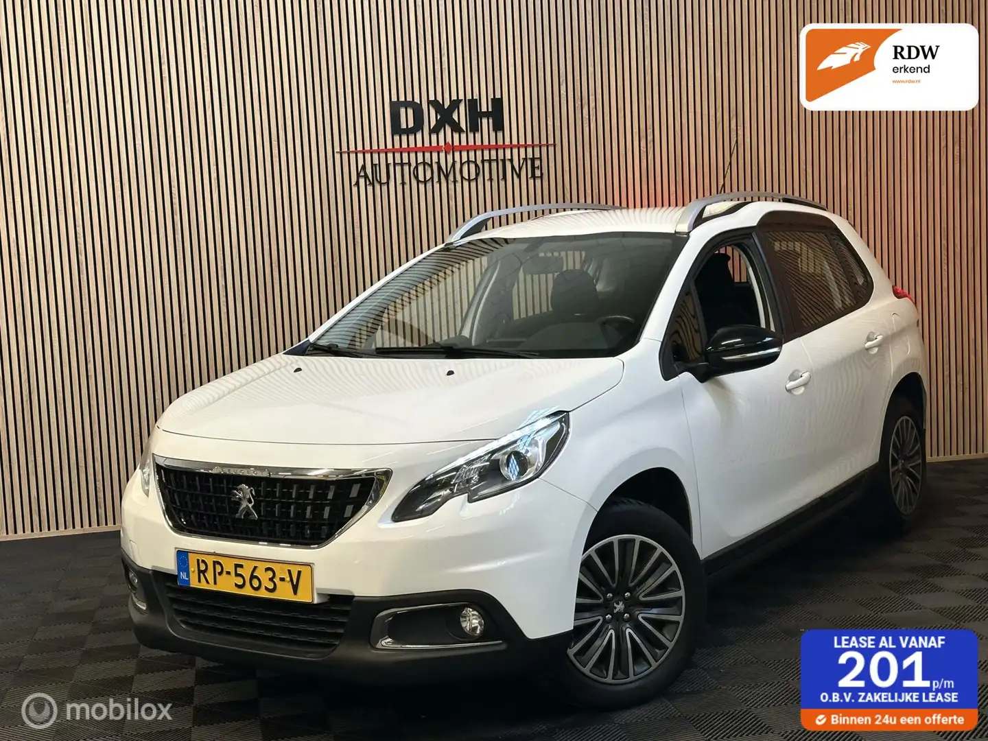 Peugeot 2008 1.2 PureTech Blue Lion 2eEIG NAP CARPLAY TREKHK Wit - 1