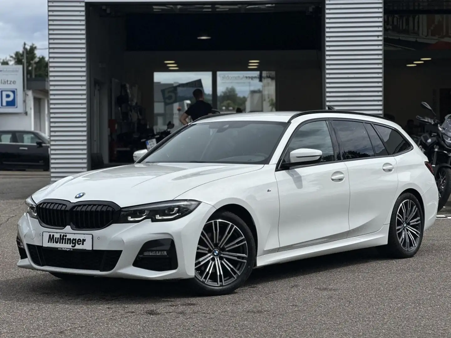 BMW 320 i T. M Sport erw-Shadow Line HiFi DAB AHK 18" Weiß - 2