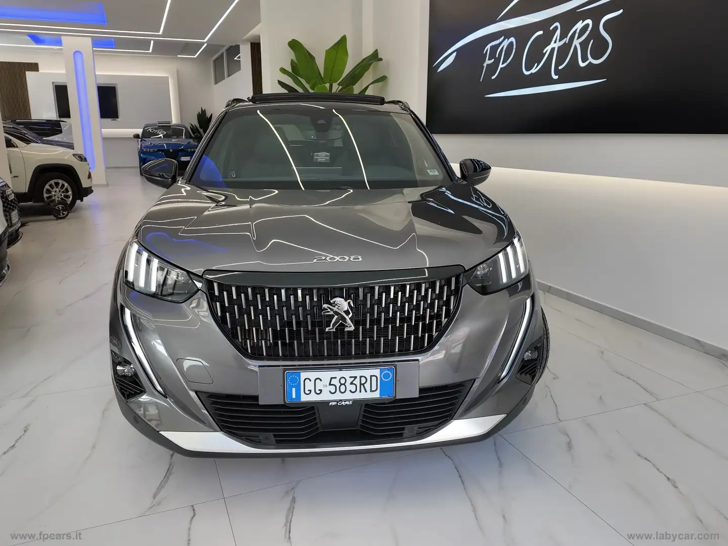 Peugeot 2008 BlueHDi 110 S&S GT Gris - 2
