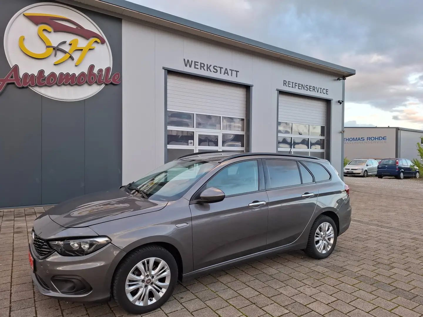 Fiat Tipo Lounge 1.Hand,SHZ,Klimaautomatik Grau - 2