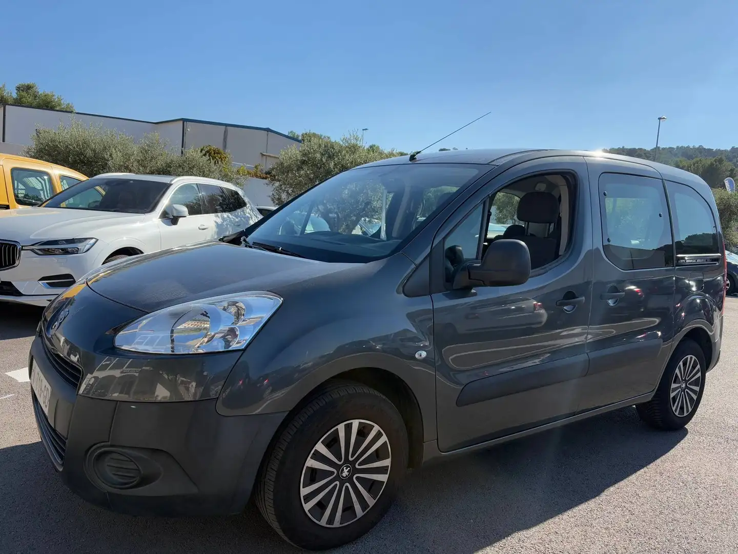 Peugeot Partner 1.6 HDi75 FAP Access 4p Gris - 2