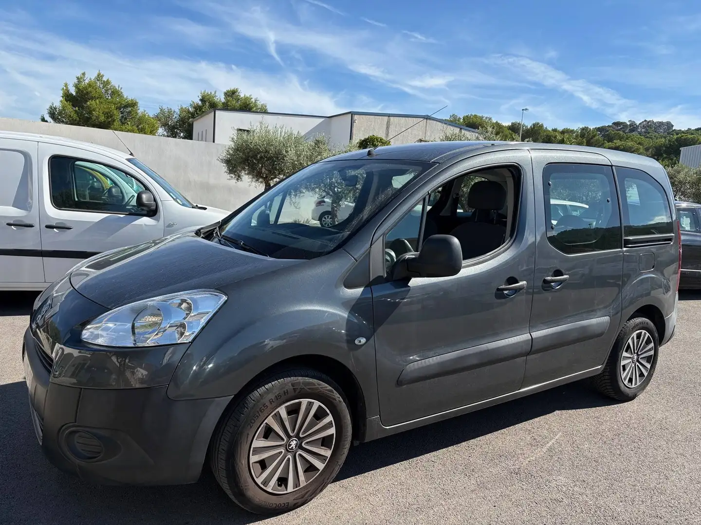 Peugeot Partner 1.6 HDi75 FAP Access 4p Gris - 1