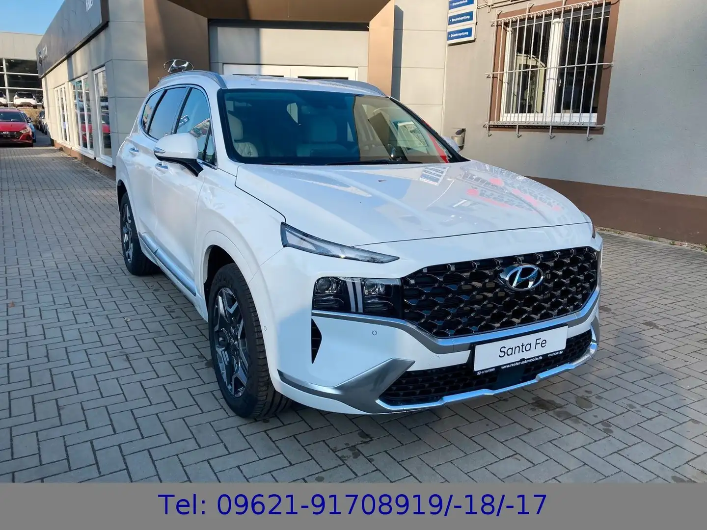 Hyundai SANTA FE SANTA FE Plug-in-Hybrid 1.6 T-GDi 4WD Signature Weiß - 1