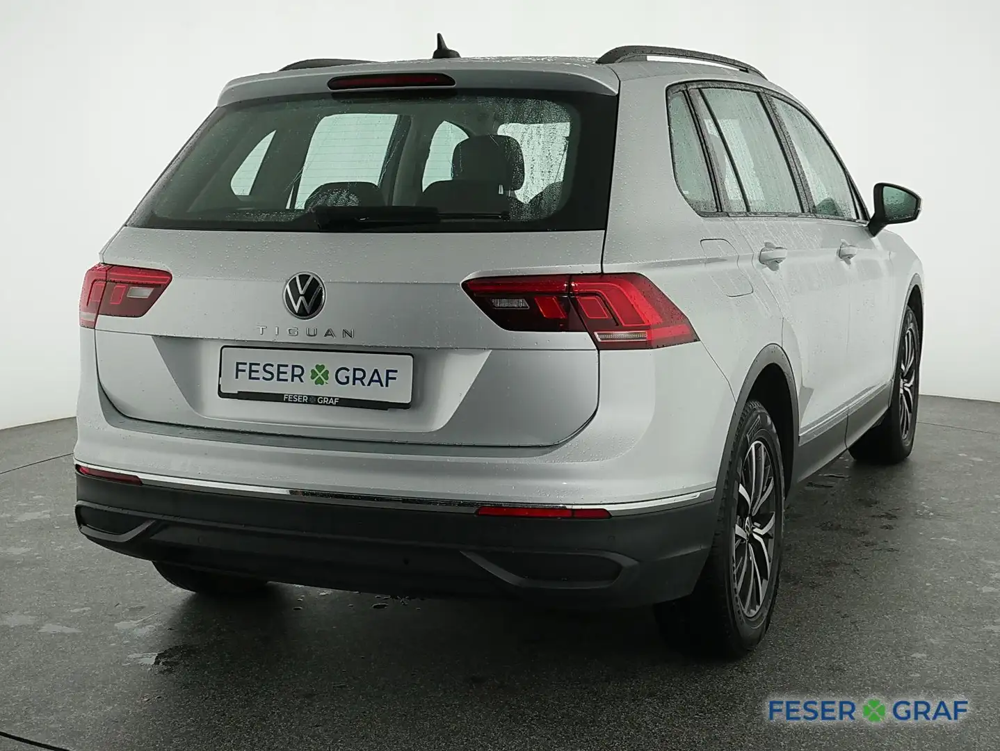 Volkswagen Tiguan Life 2.0 TDI DSG Navi LED ACC Zilver - 2