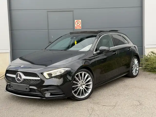 Mercedes-Benz A 200 A 200 AMG | Panoramo Dak | Digital Cockpit | Xenon | Garantie | 19" inch multispoke | 163 PK |