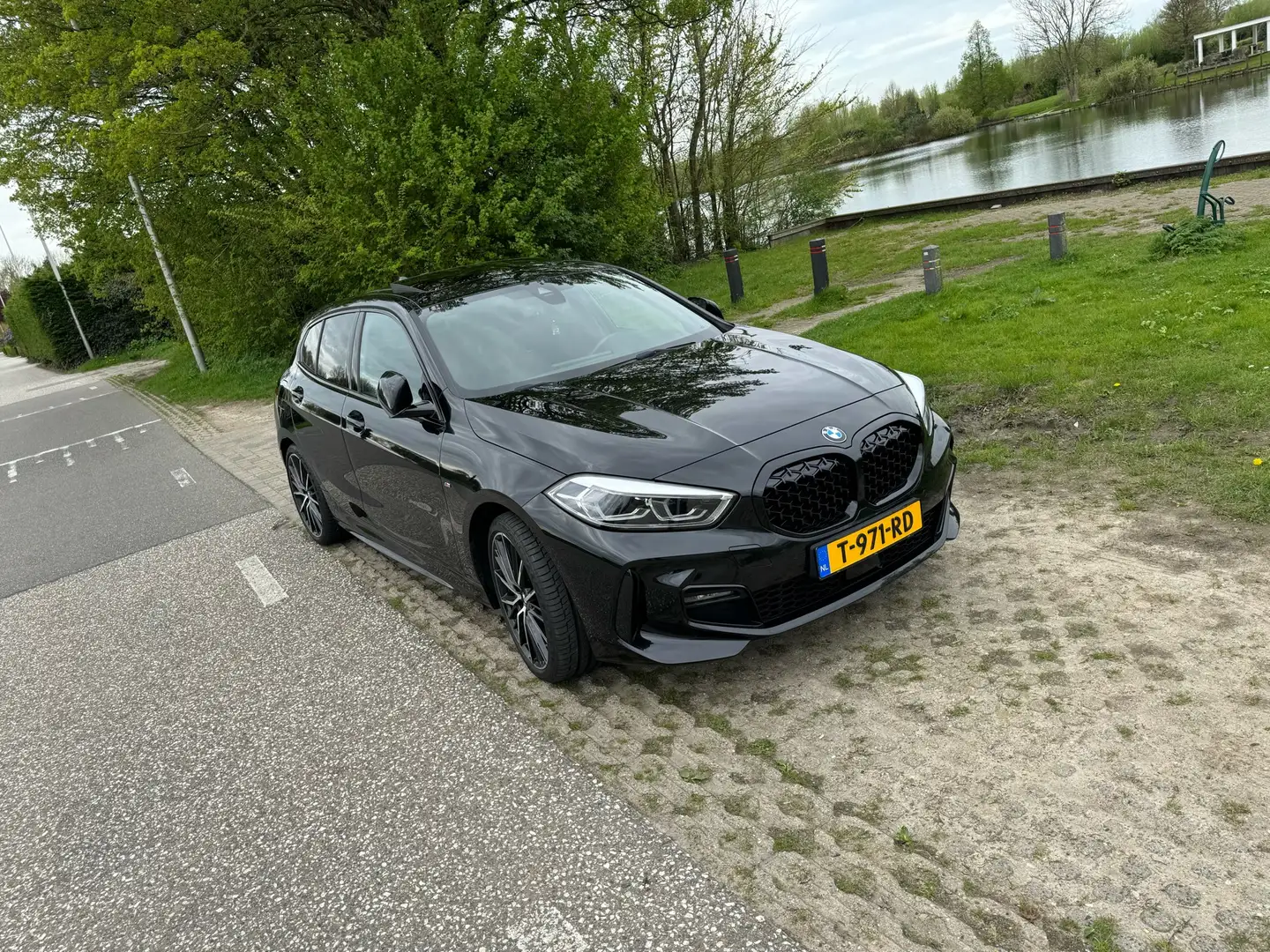 BMW 118 118i High Exec Zwart - 1