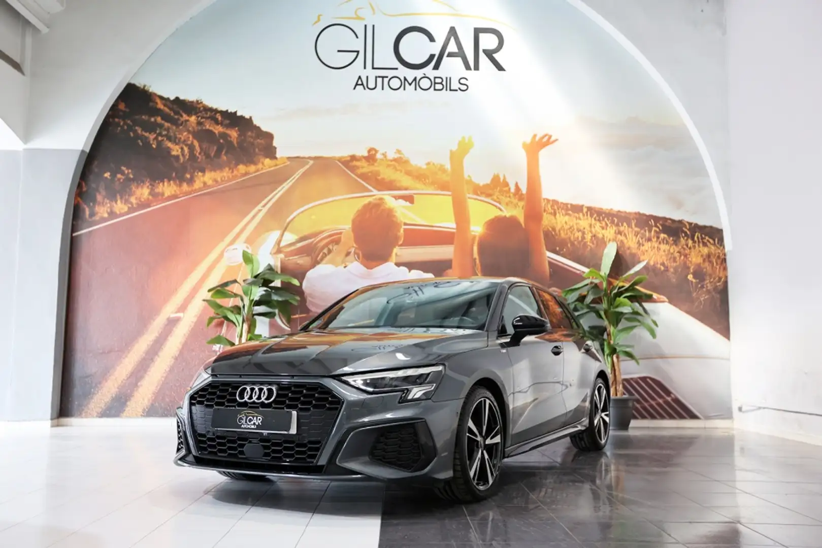 Audi A3 Sportback 35 TFSI Black line S tronic Gris - 1