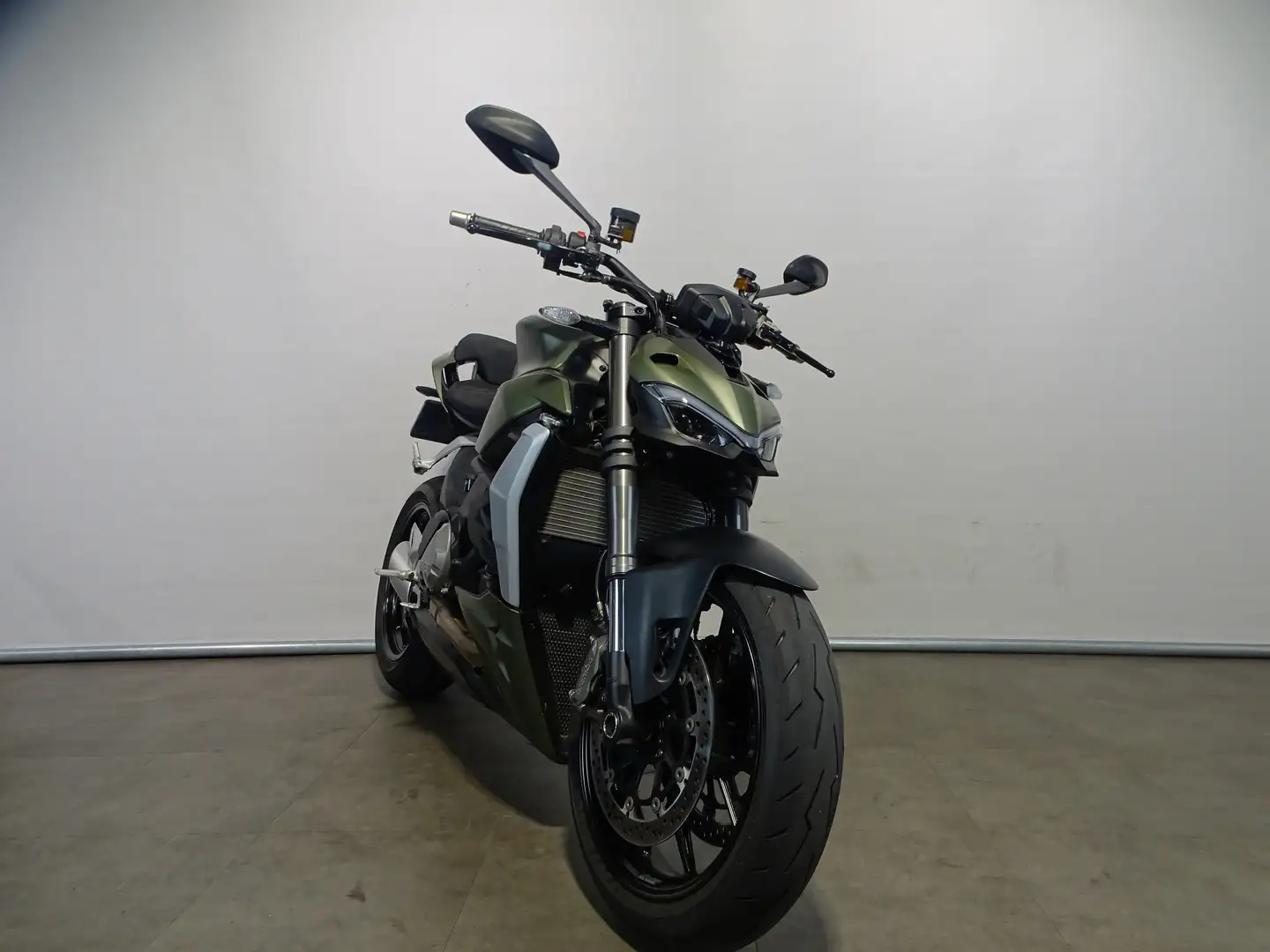 Ducati Streetfighter V2 Verde - 2