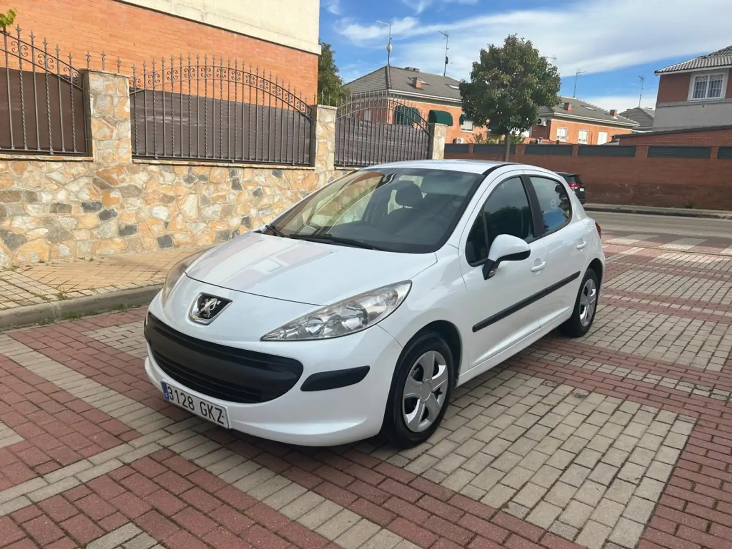 Peugeot 207 1.4 VTi 16v Confort Wit - 1