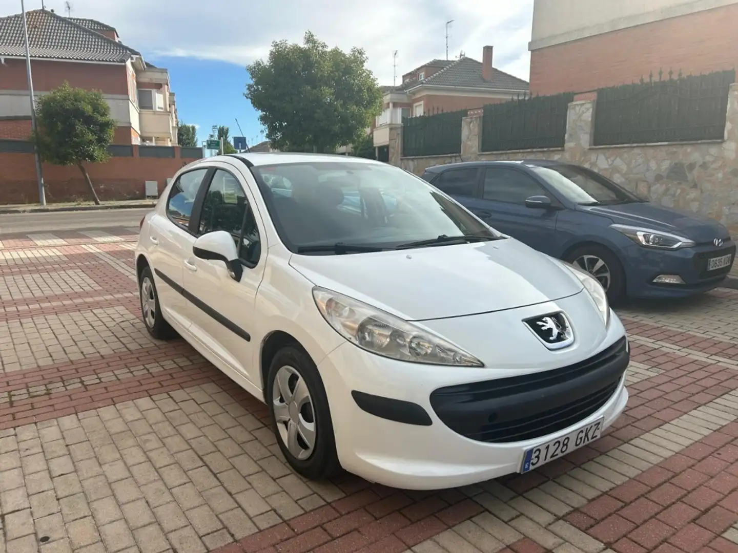 Peugeot 207 1.4 VTi 16v Confort Wit - 2