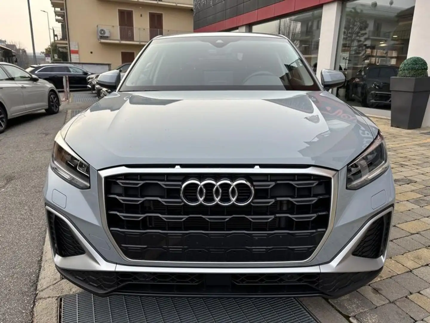 Audi Q2 30 TFSI S line Edition NAVI-LED-CAM Gris - 2