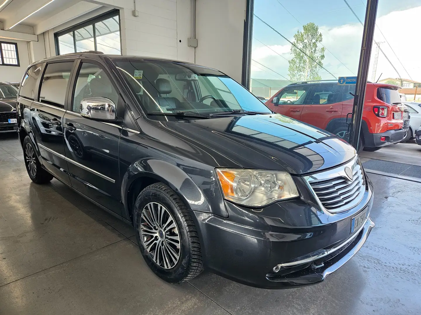 Lancia Voyager 2.8L Gold 177cv(178) auto E5+ Grigio - 1
