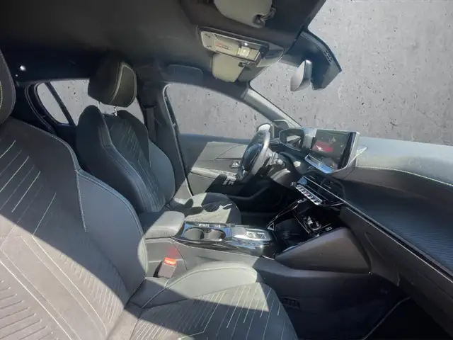 Peugeot 208 view 13