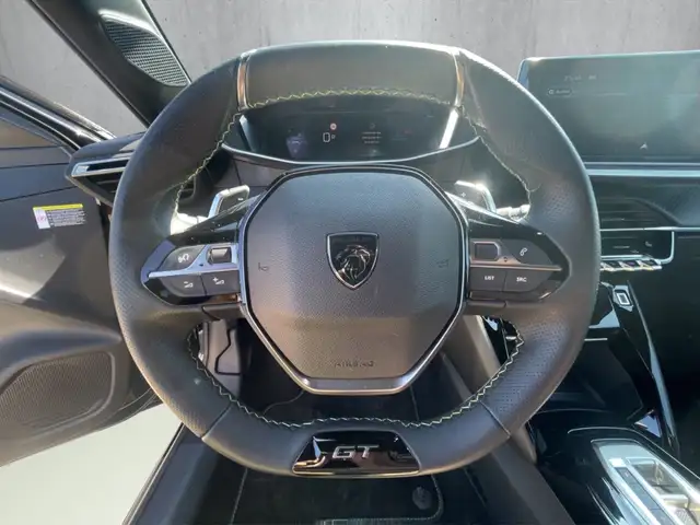 Peugeot 208 view 10