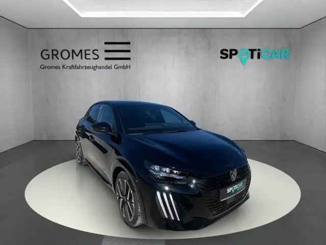 Peugeot 208 main image