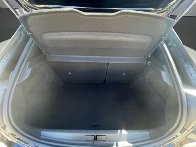 Peugeot 208 view 7