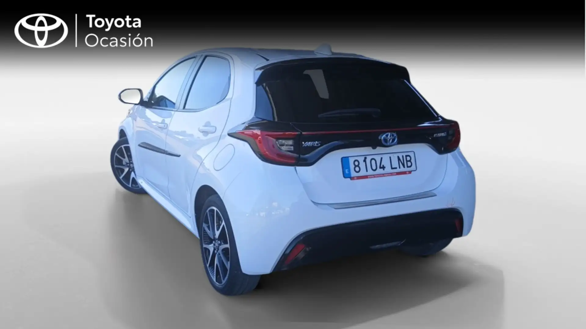 Toyota Yaris BERLINA CON PORTON 1.5 VVT-I HYBRID STYLE 116 5P Blanco - 2
