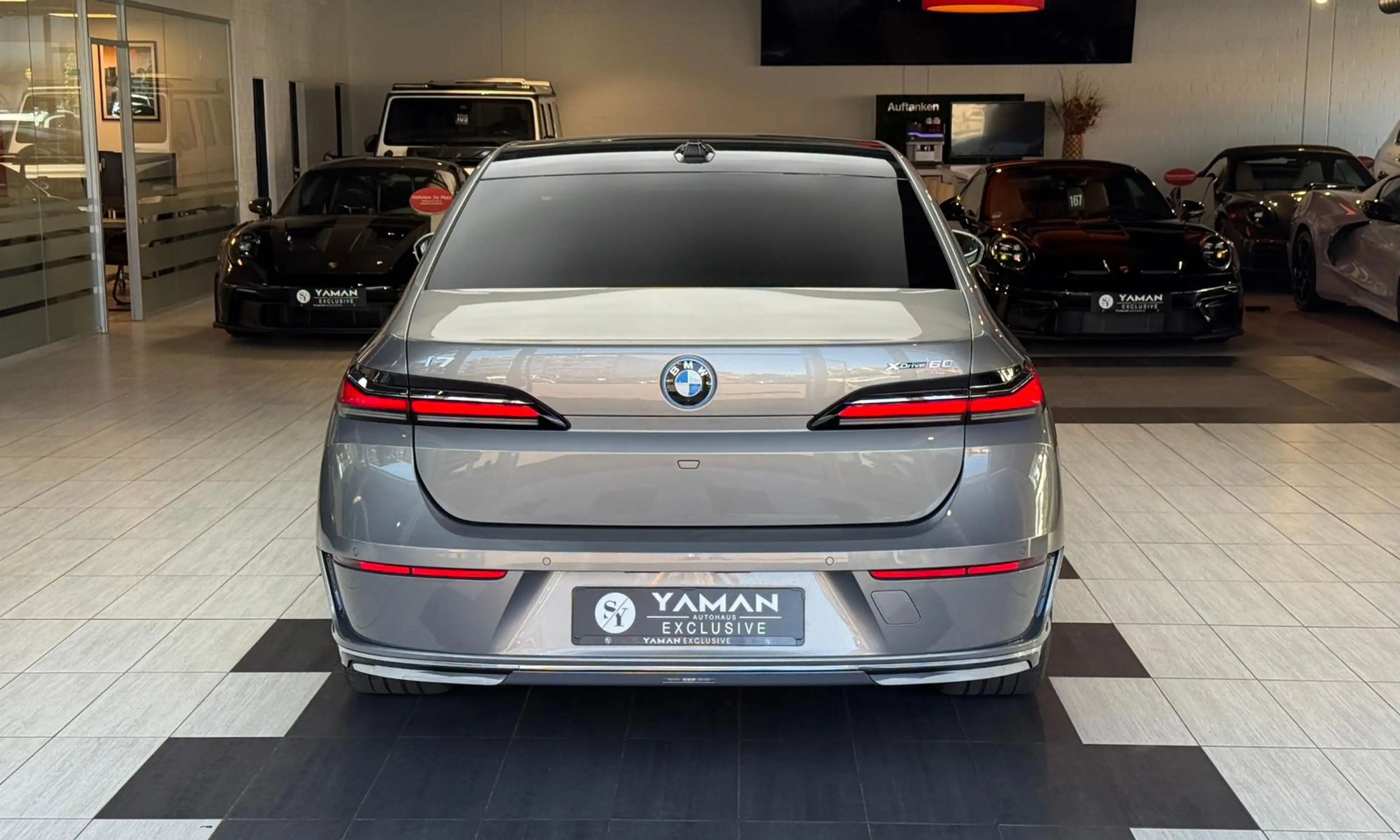BMW i7 xDrive 60 PanoSKY*Aut-Türen*TheatreScreen*B&W — photo 9