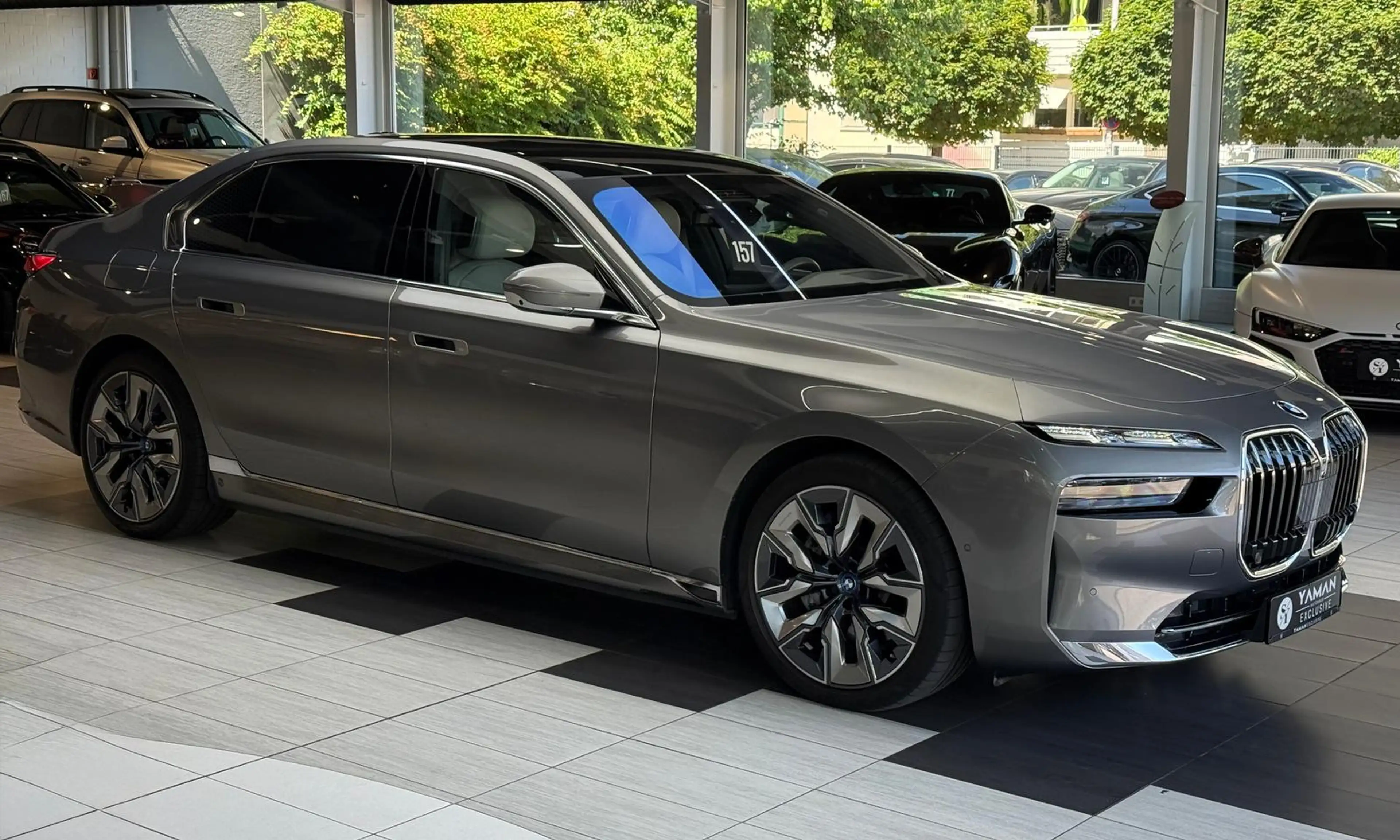 BMW i7 xDrive 60 PanoSKY*Aut-Türen*TheatreScreen*B&W — photo 4