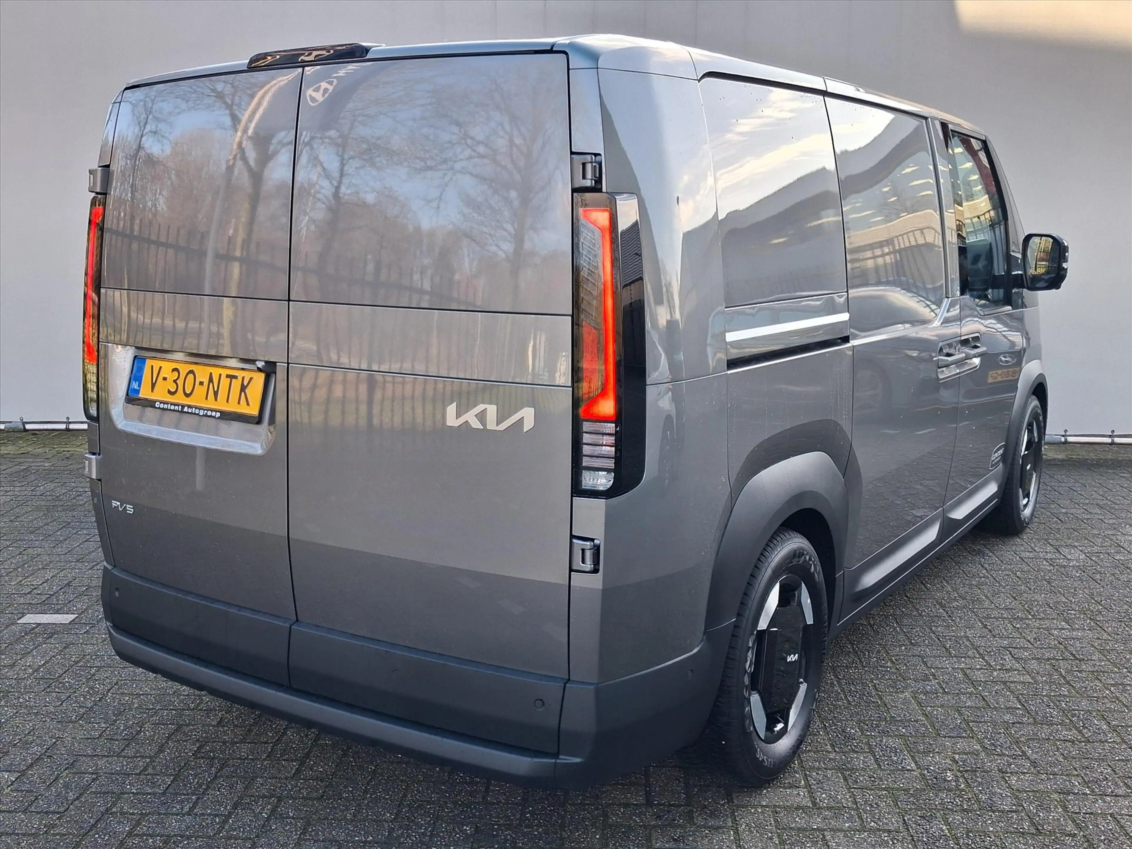 Kia PV5 Cargo GB 71,2 kWh 163pk L2H1 — photo 4