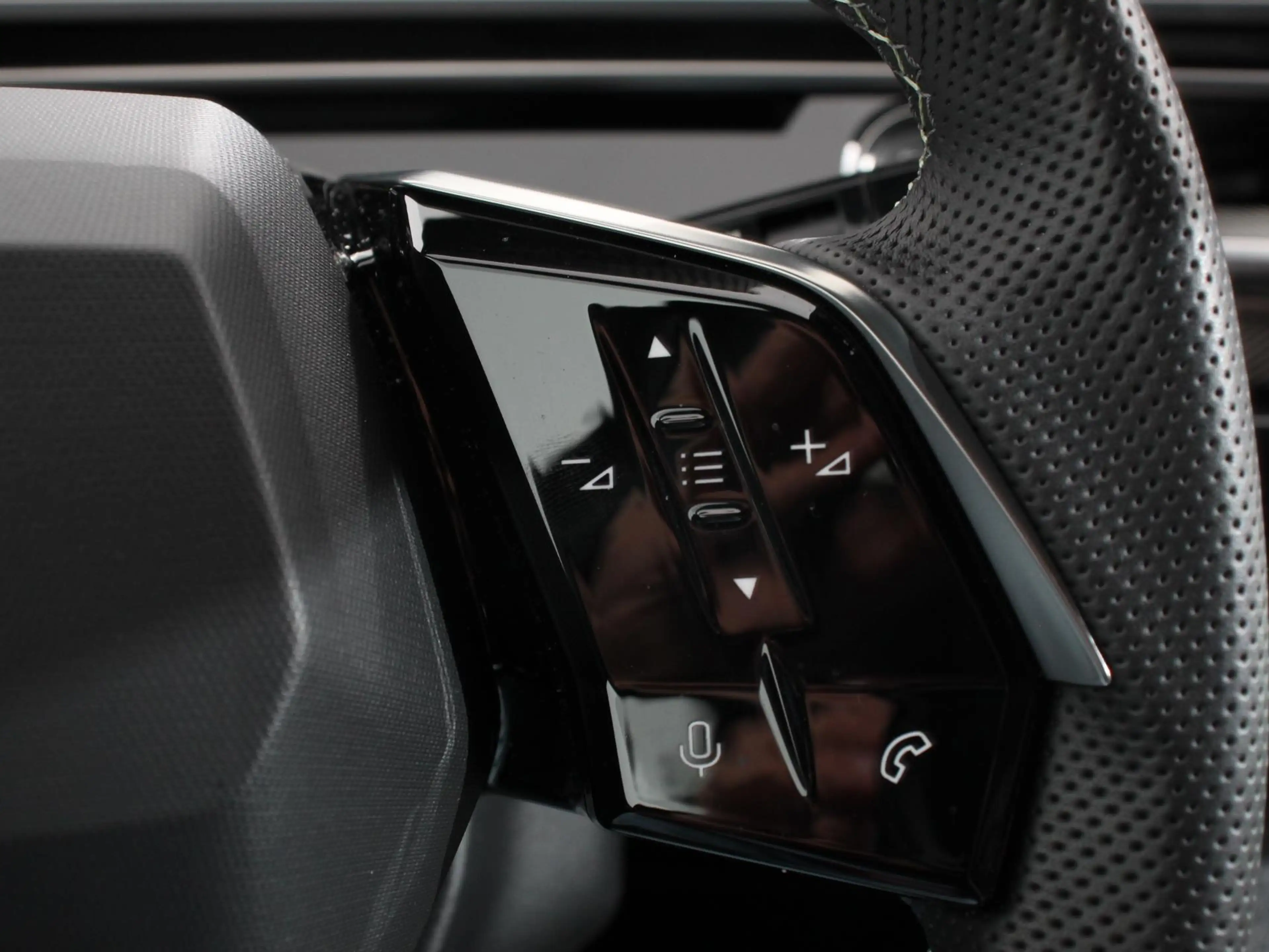 Peugeot 3008 e-3008 210 GT-Line Automaat Climate control Adapti — photo 17