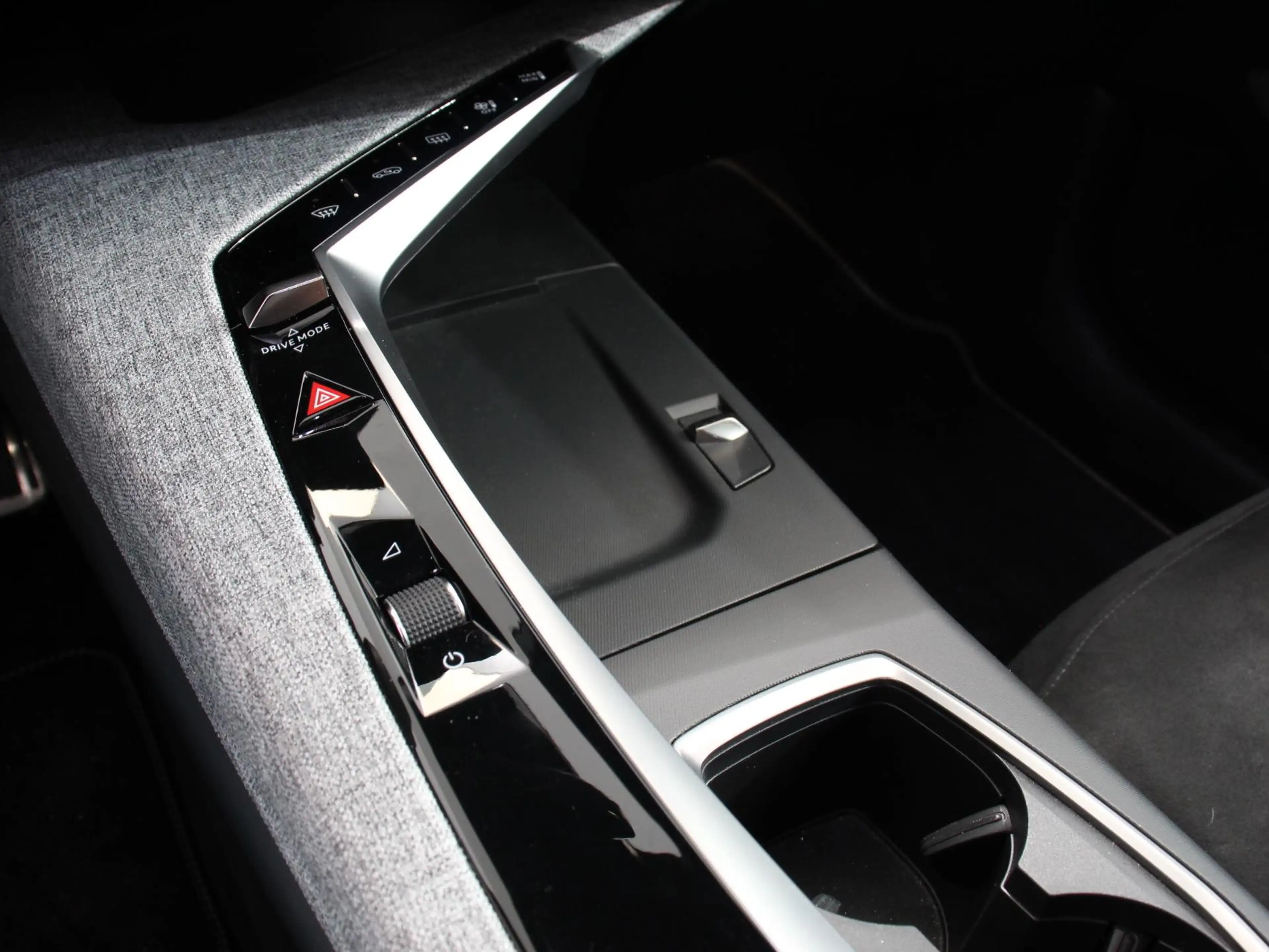 Peugeot 3008 e-3008 210 GT-Line Automaat Climate control Adapti — photo 13