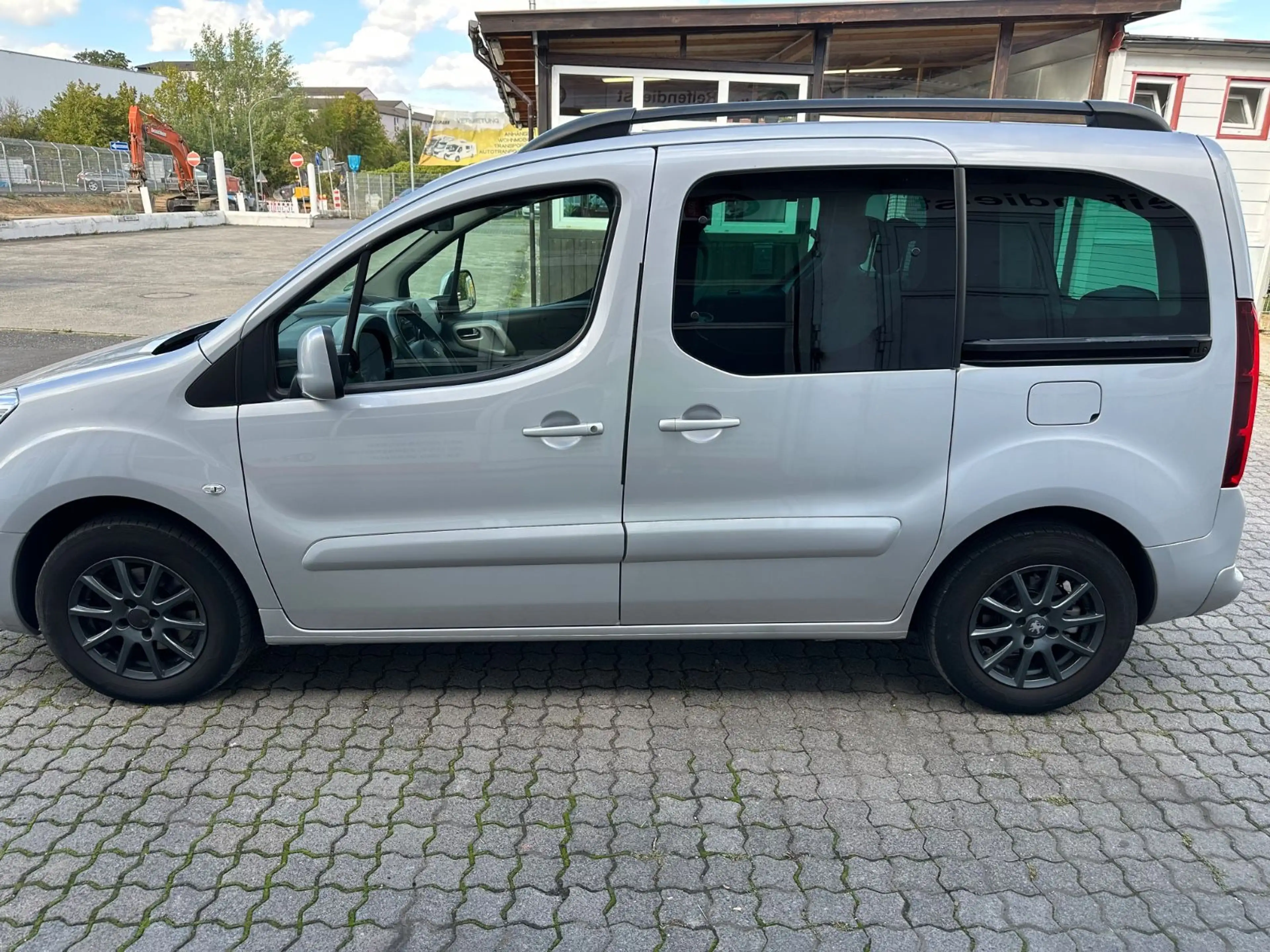 Peugeot Partner Allure  1.6 HDI Klima AHK Tüv Neu — photo 11