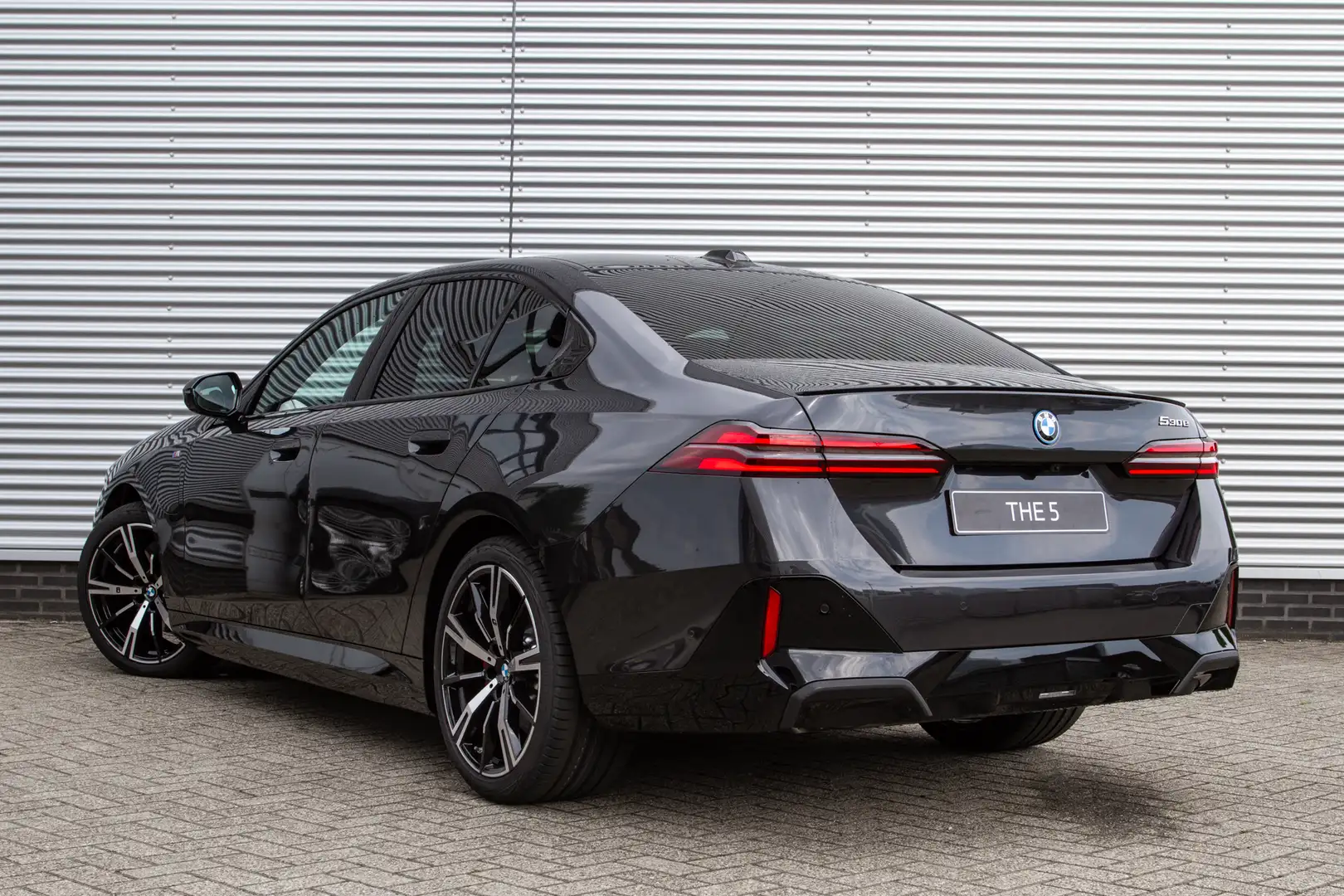 BMW 530 5 Serie 530e M Sport Automaat / Panoramadak / Adap Grijs - 2
