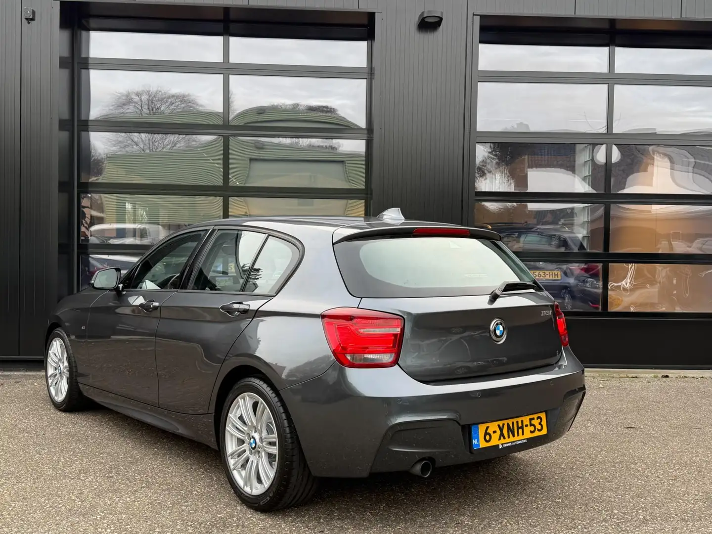 BMW 116 1-Serie 116i M-Sport Shadowline Mineralgrau Metall Gris - 2