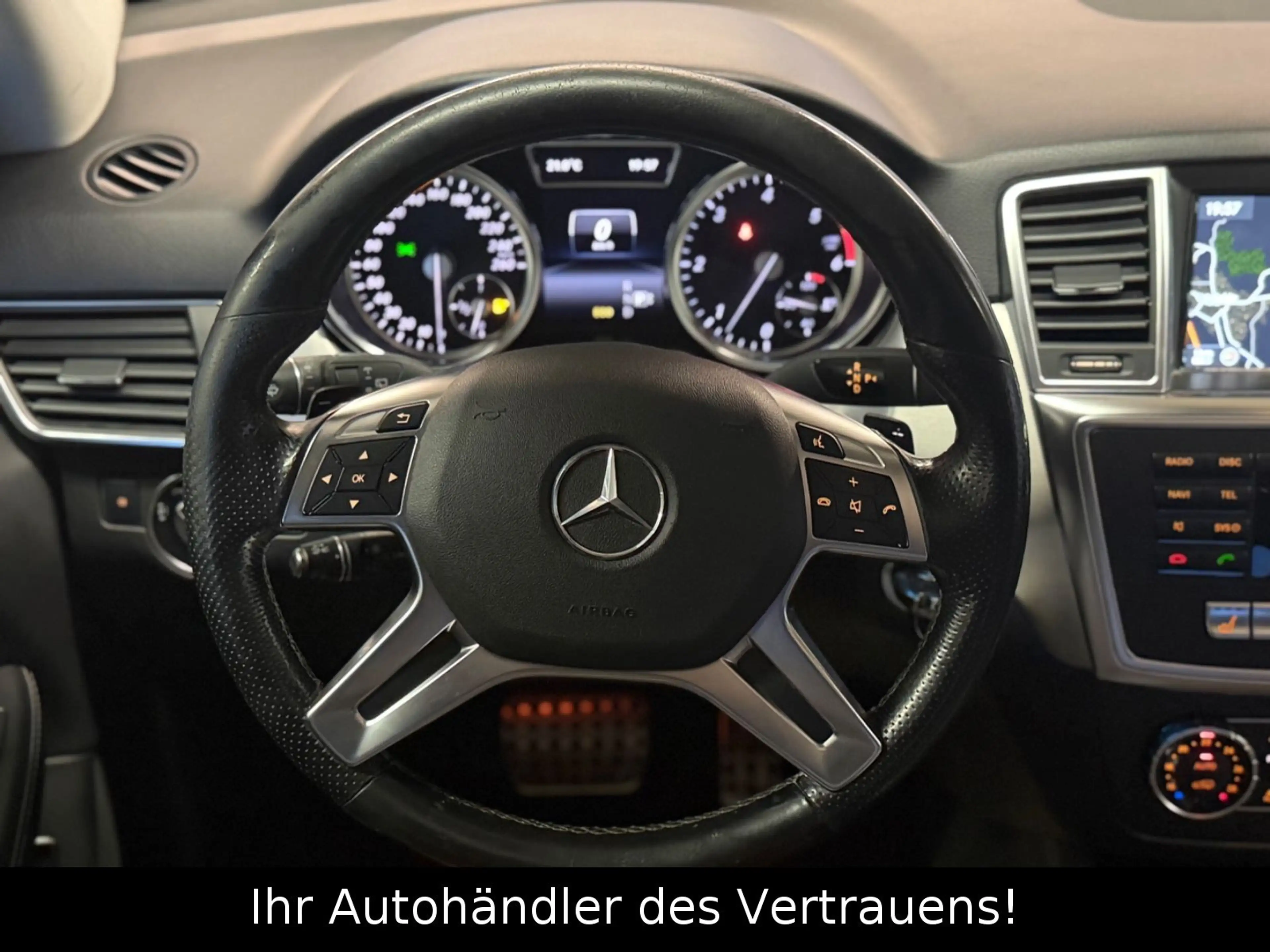 Mercedes-Benz ML 350 CDI BlueTec 4Matic*Pano*DISTRONIC*AHK*NAVI — photo 8