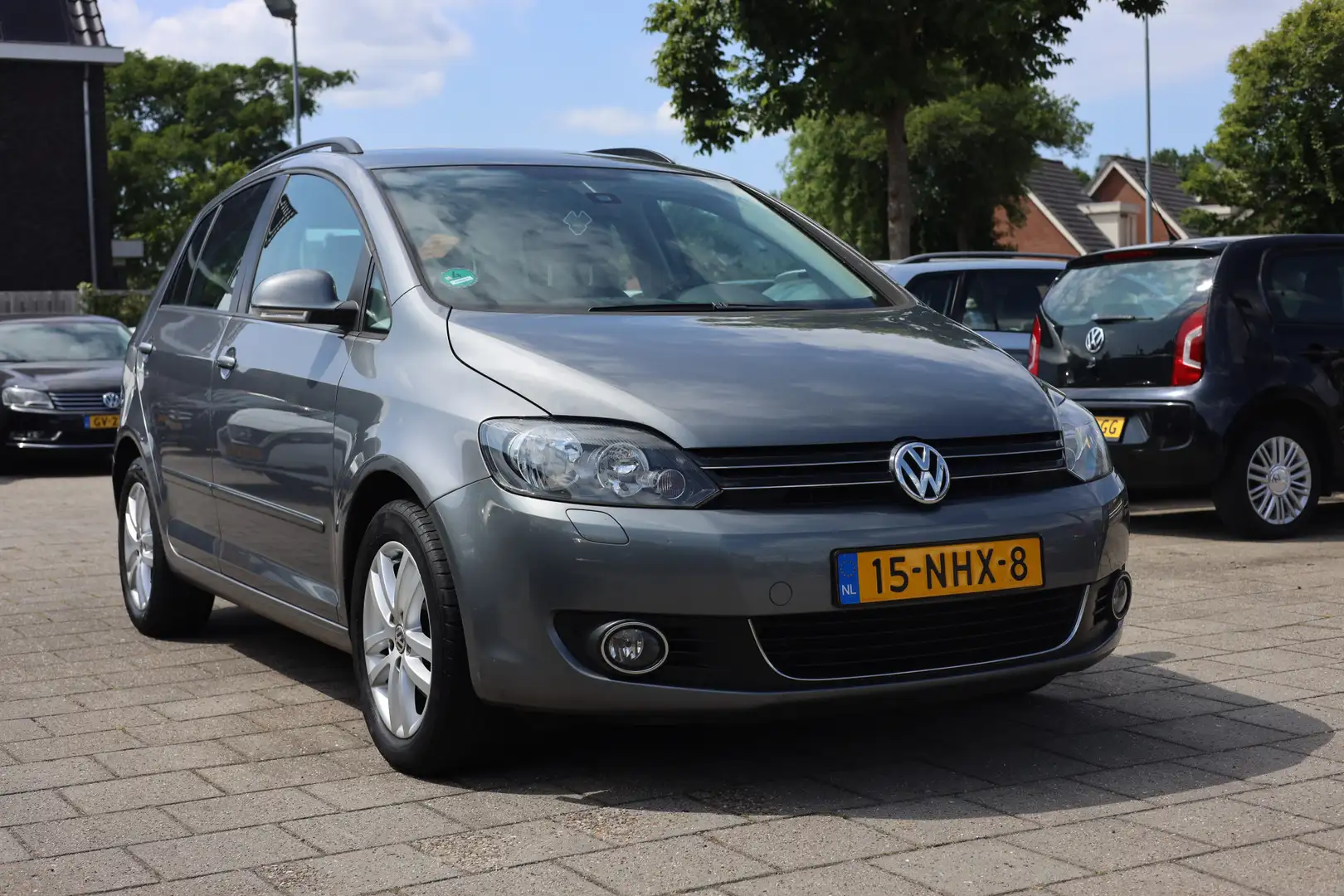 Volkswagen Golf Plus 1.2 TSI HIGHLINE | AUTOMAAT | NAVI | TREKHAAK Grijs - 2