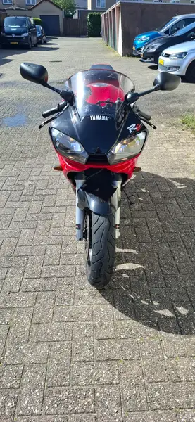 Yamaha YZF-R6 - foto 2