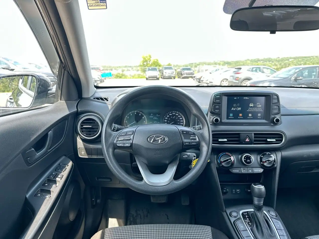 Hyundai KONA снимка Hyundai KONA