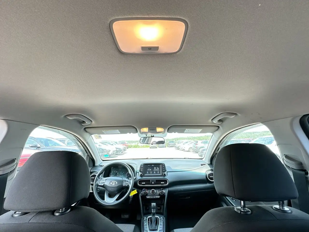 Hyundai KONA снимка Hyundai KONA