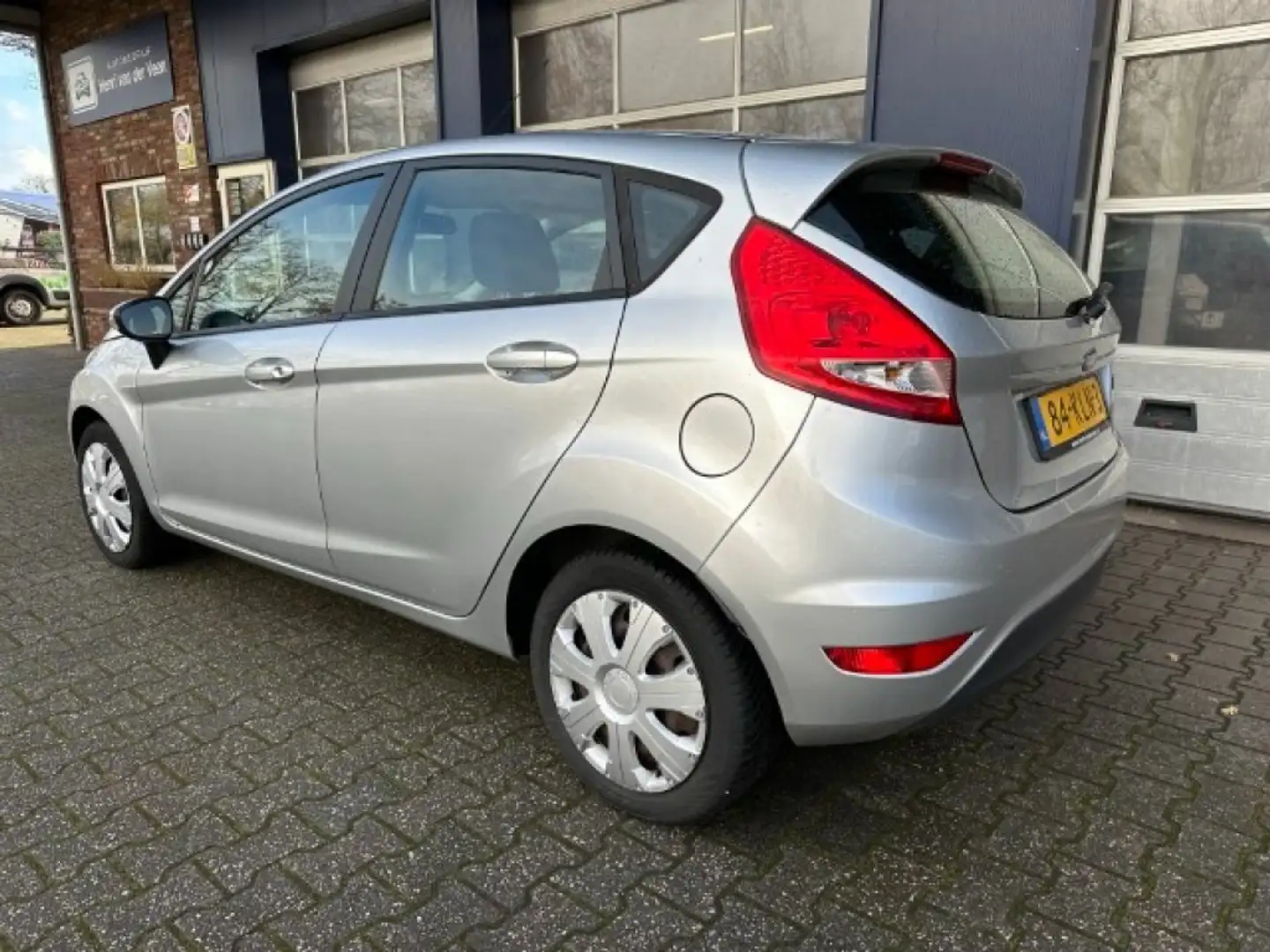 Ford Fiesta 1.25 LIMITED Gris - 2