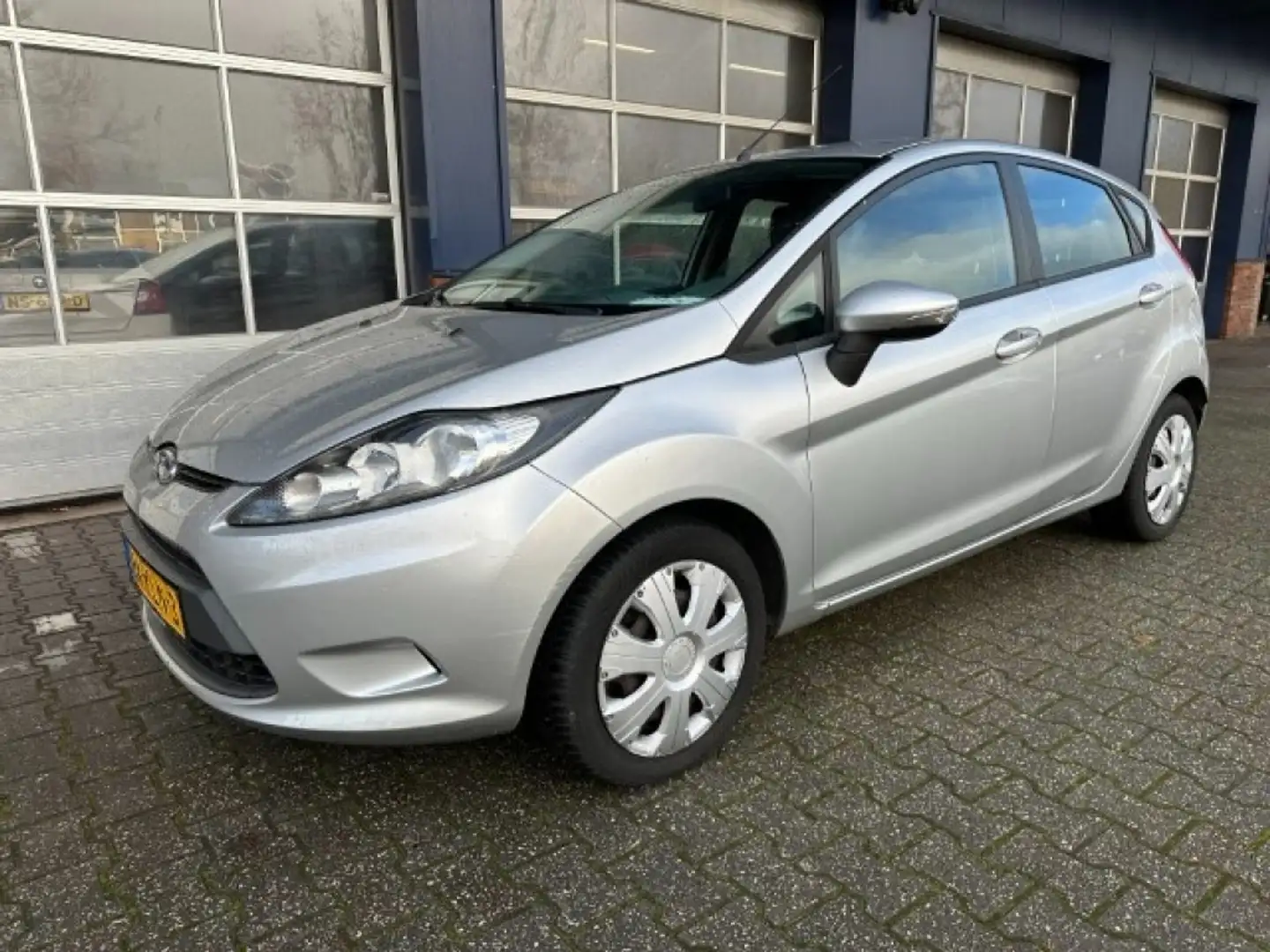 Ford Fiesta 1.25 LIMITED Gris - 1