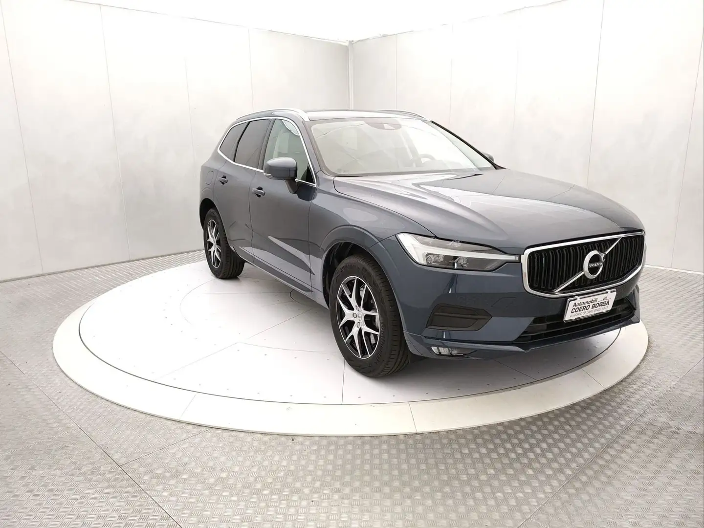 Volvo XC60 B4 (d) AWD Geartronic Momentum Pro Azul - 1