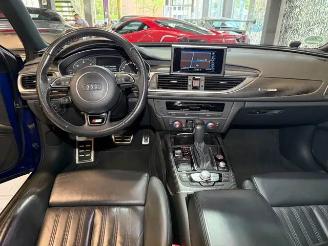 Audi A6 Avant view 11