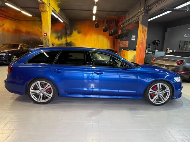 Audi A6 Avant view 8