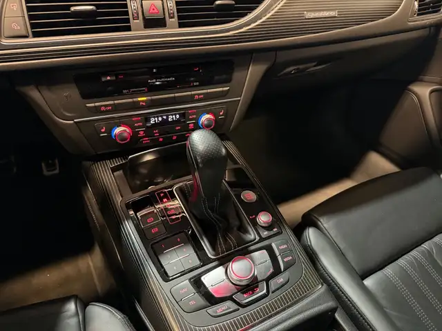 Audi A6 Avant view 15