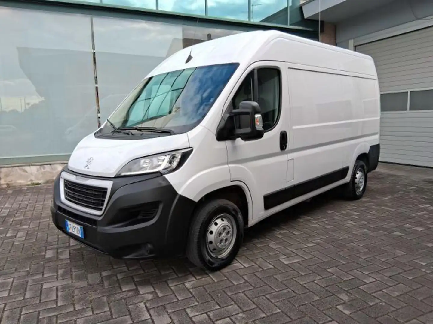 Peugeot Boxer 335 2.2 BlueHDi 140 S&S PM-TM Furgone Weiß - 2