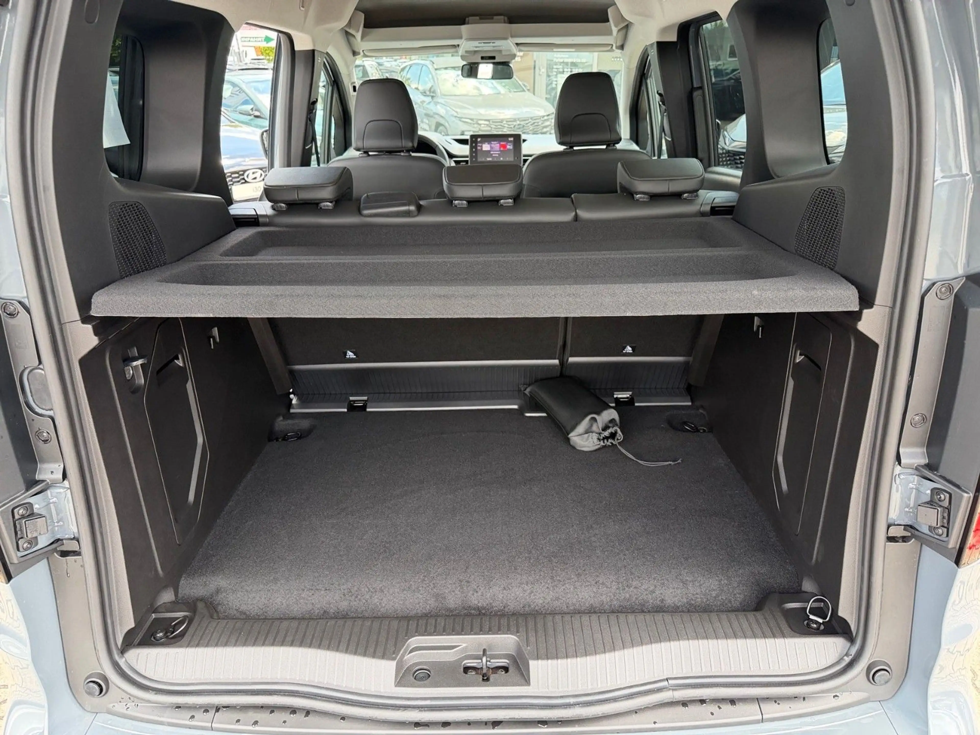 Nissan Townstar Kombi L1 Tekna Navi SH LED — photo 8