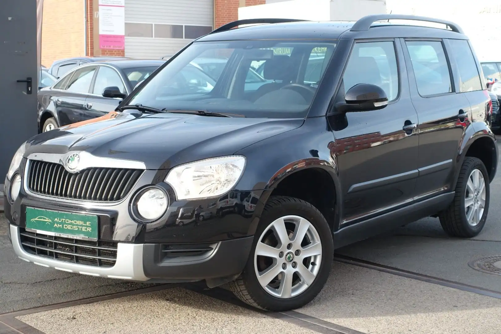 Skoda Yeti Ambition*SHZ*PDC*AHK*TEMPOMAT*BC*ISOFIX*98. Fekete - 2