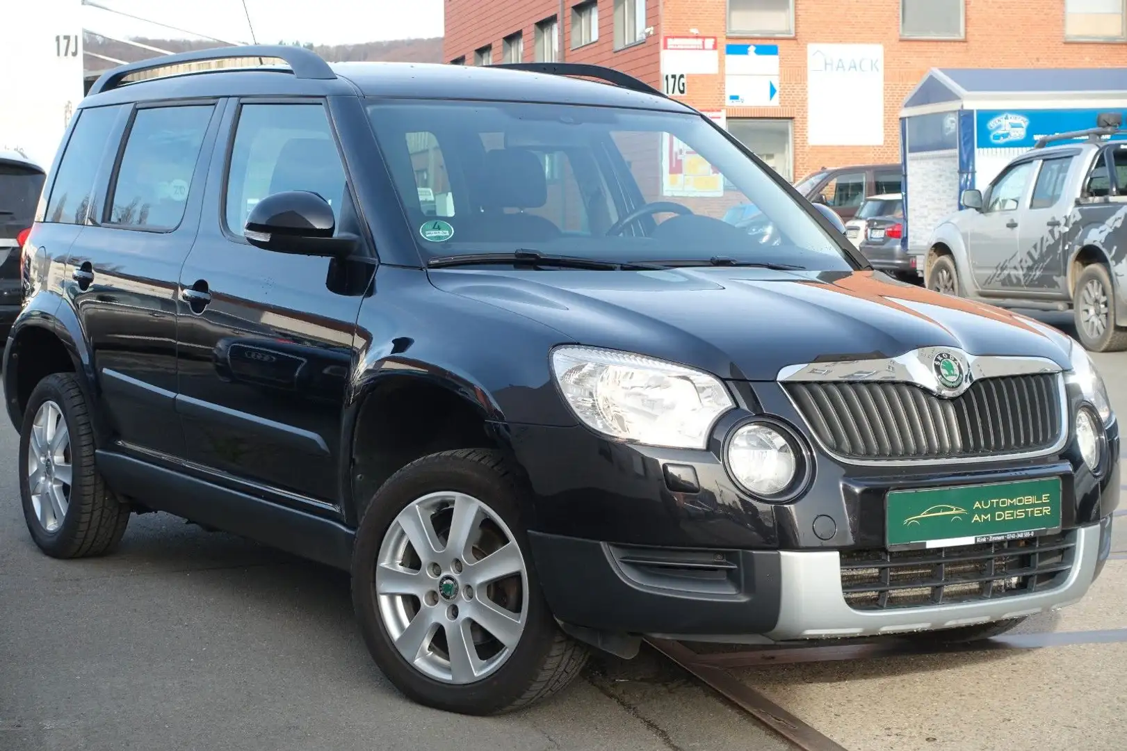 Skoda Yeti Ambition*SHZ*PDC*AHK*TEMPOMAT*BC*ISOFIX*98. Fekete - 1
