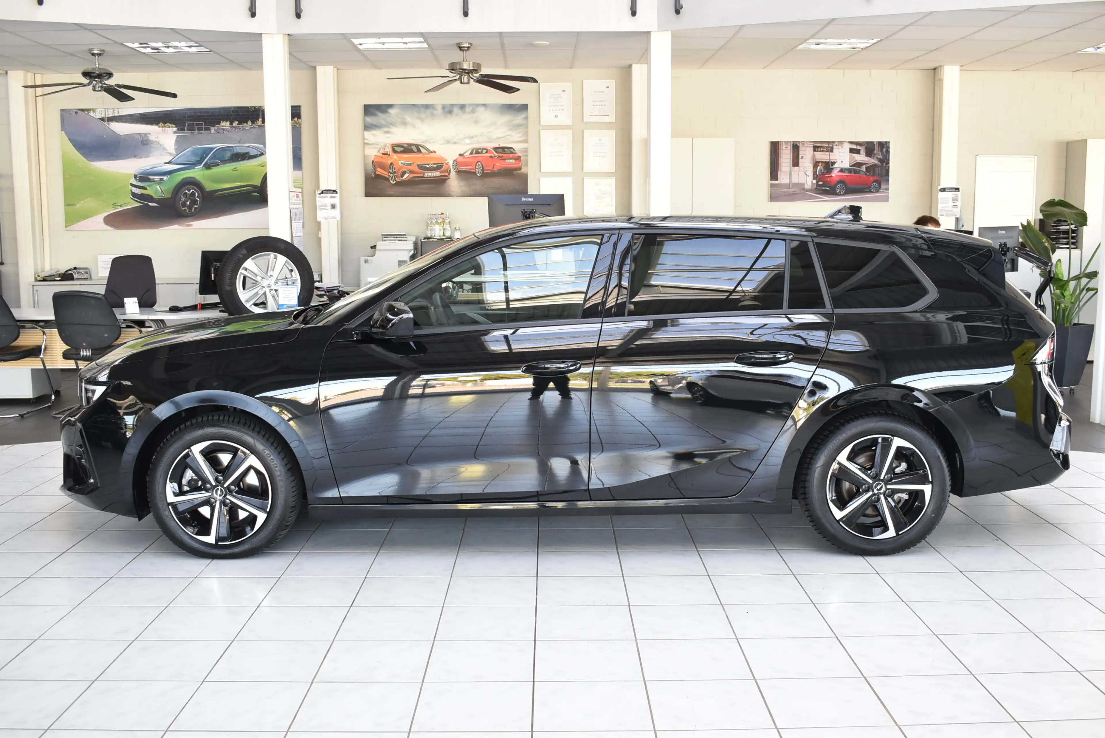 Opel Astra ST 1.2T GS 360°RKF SHZ LHZ AWR LED Carplay — photo 5