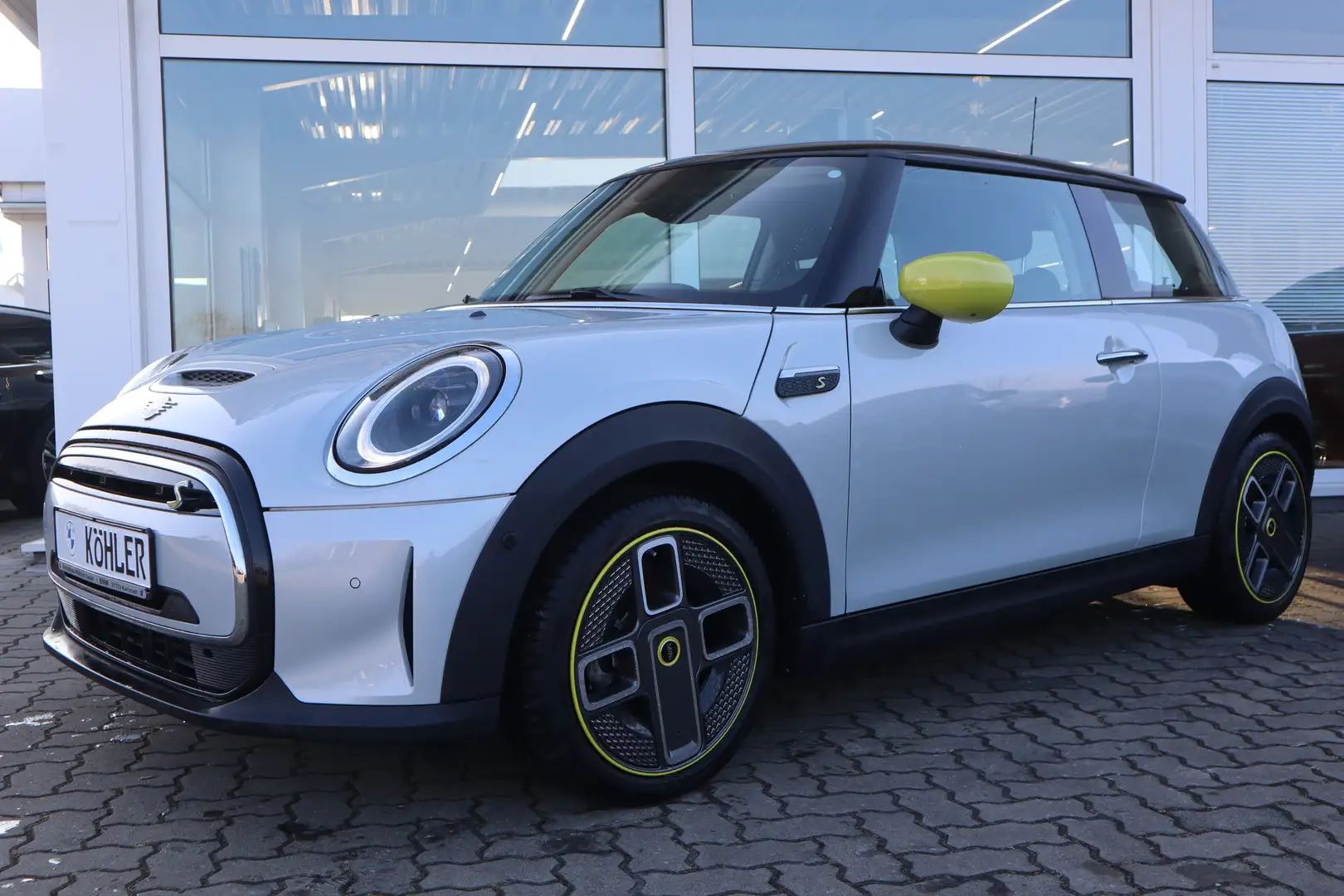 MINI Cooper SE Hatch DAB/LED/RFK/Komfortzg/Tempomat Weiß - 1